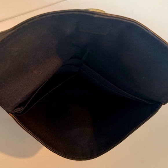 Tommy Hilfiger Tan Faux Leather Envelope Wallet Clutch - Picture 4 of 4